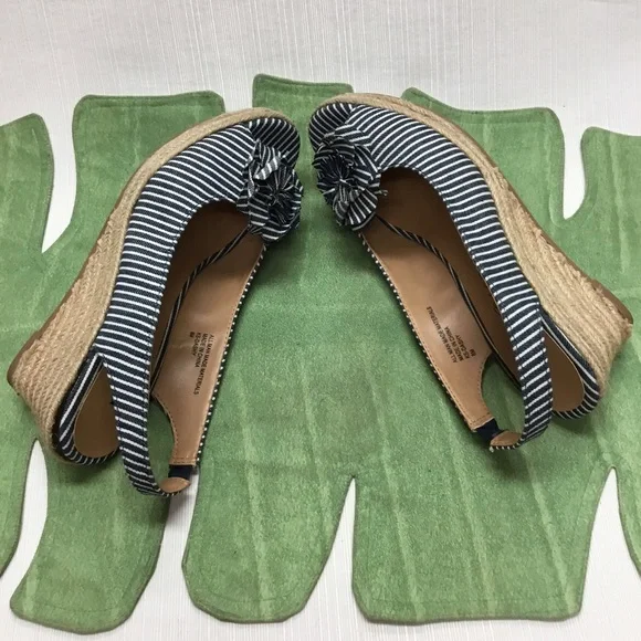 Karen Scott New Wedges - Picture 2 of 7